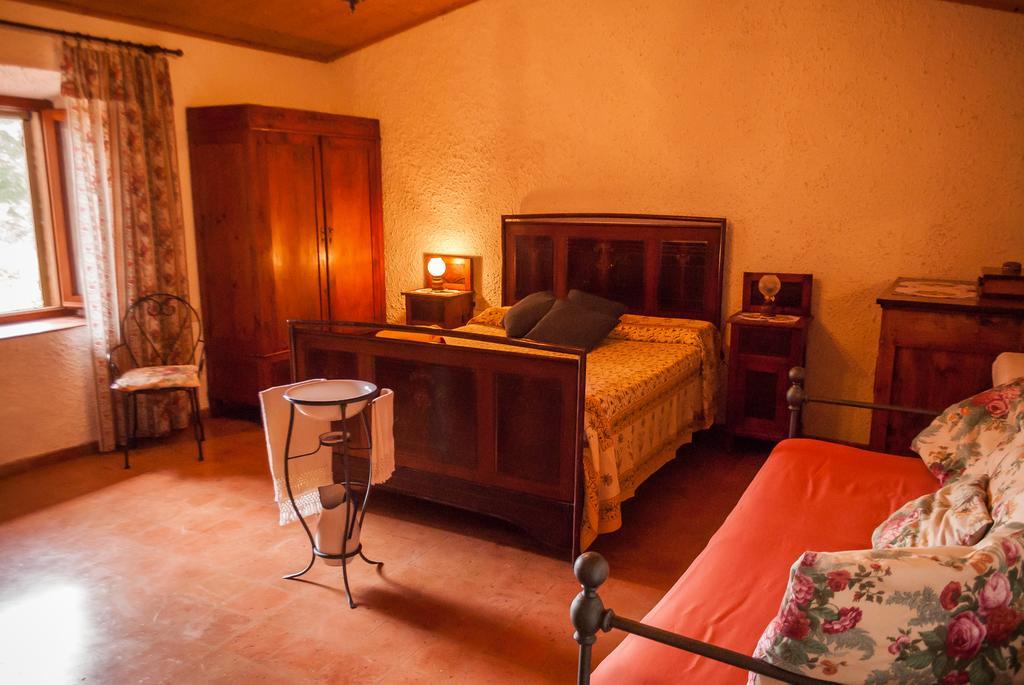 Fattoria Dei Cavalieri Apartman Sovana Szoba fotó